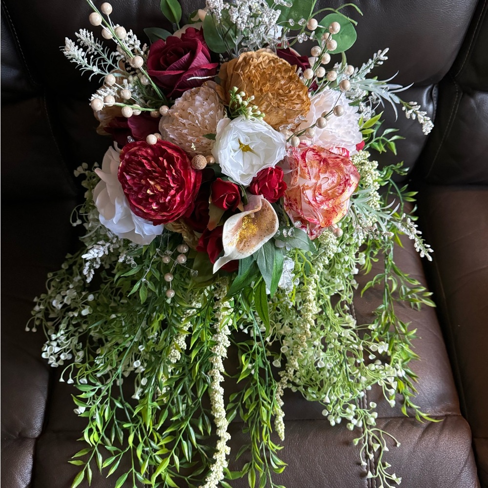 ****Look!!! A beautiful handmade bride’s bouquet and a bridesmaid bouquet!
